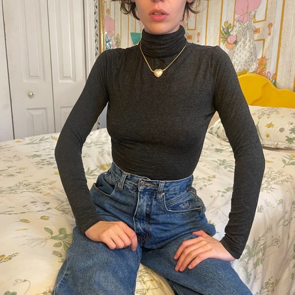 Small Stretchy Bodycon grey turtleneck! - Picture 3 of 9